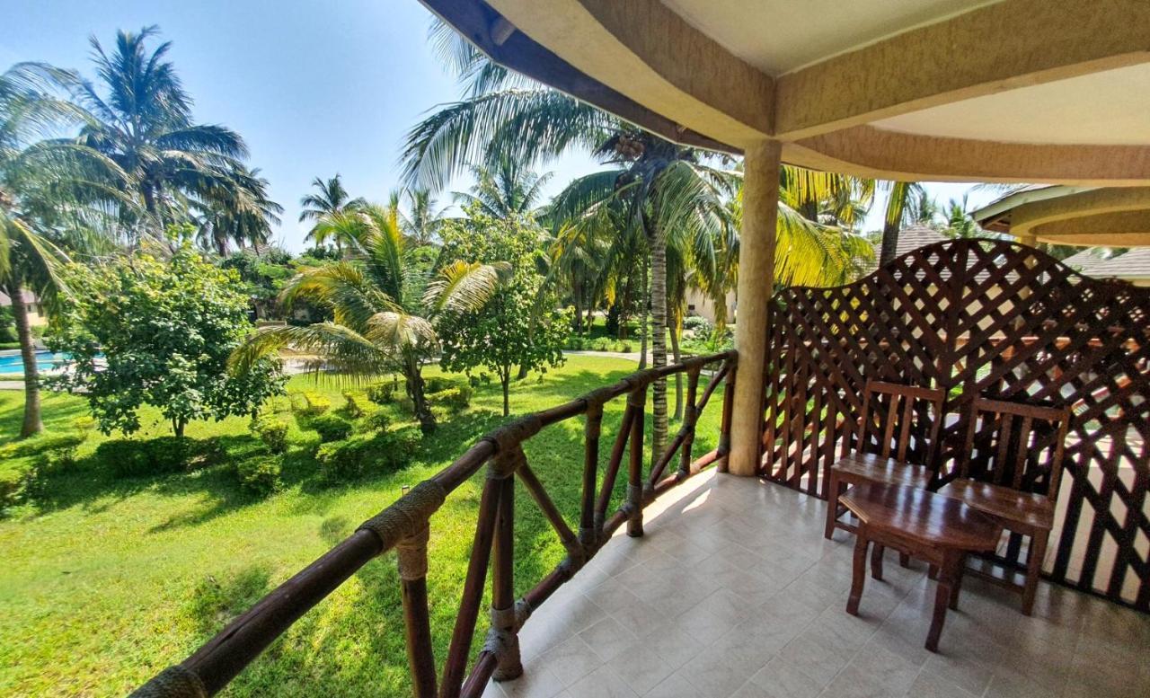 Ahg Maya Bay Resort & Spa Michamvi Buitenkant foto